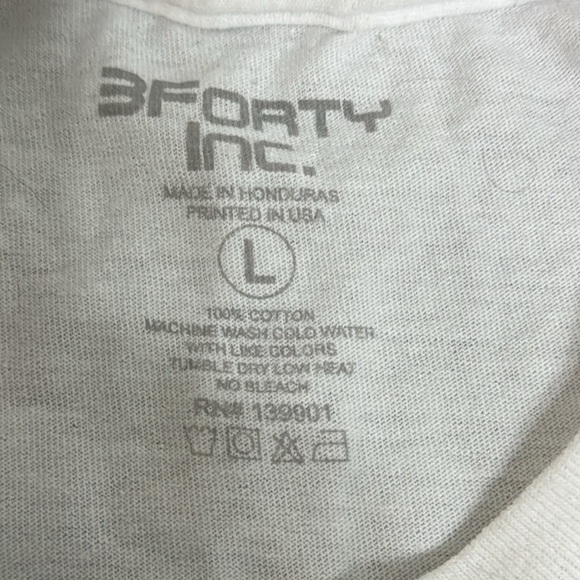 Frenemies 3Forty Tee shirt white multi color graphics bear size large - Picture 3 of 6